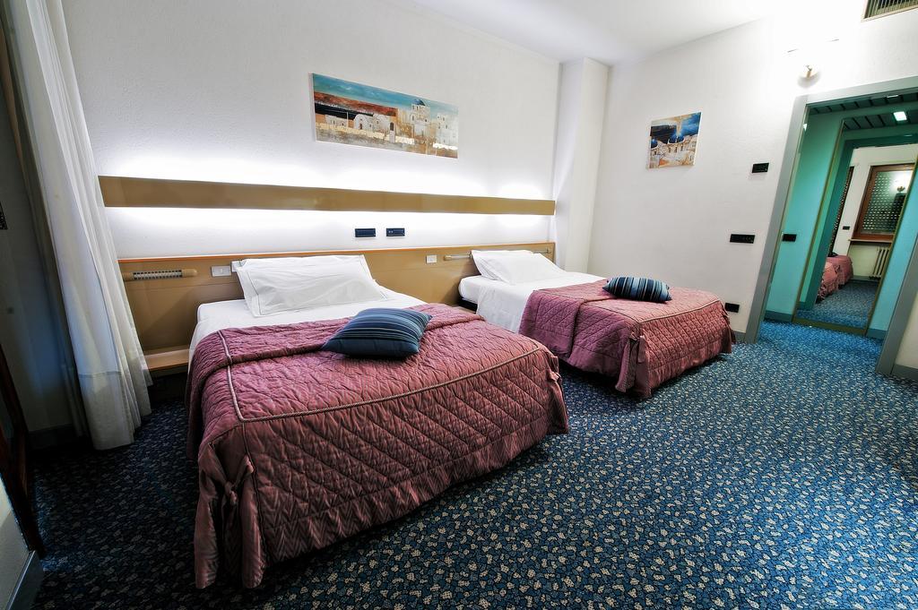 Hotel Michelangelo Biella Room photo