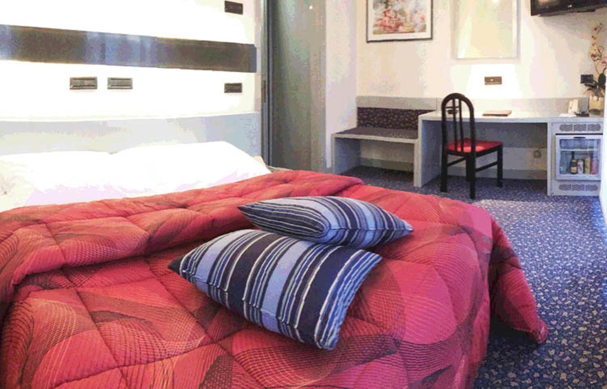 Hotel Michelangelo Biella Room photo